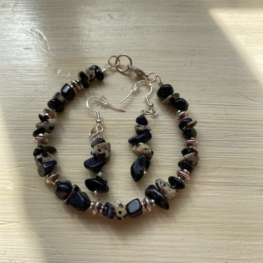 ❤️ 5 for $20 ❤️ Black and Dalmatian stone bead bracelet and earrings